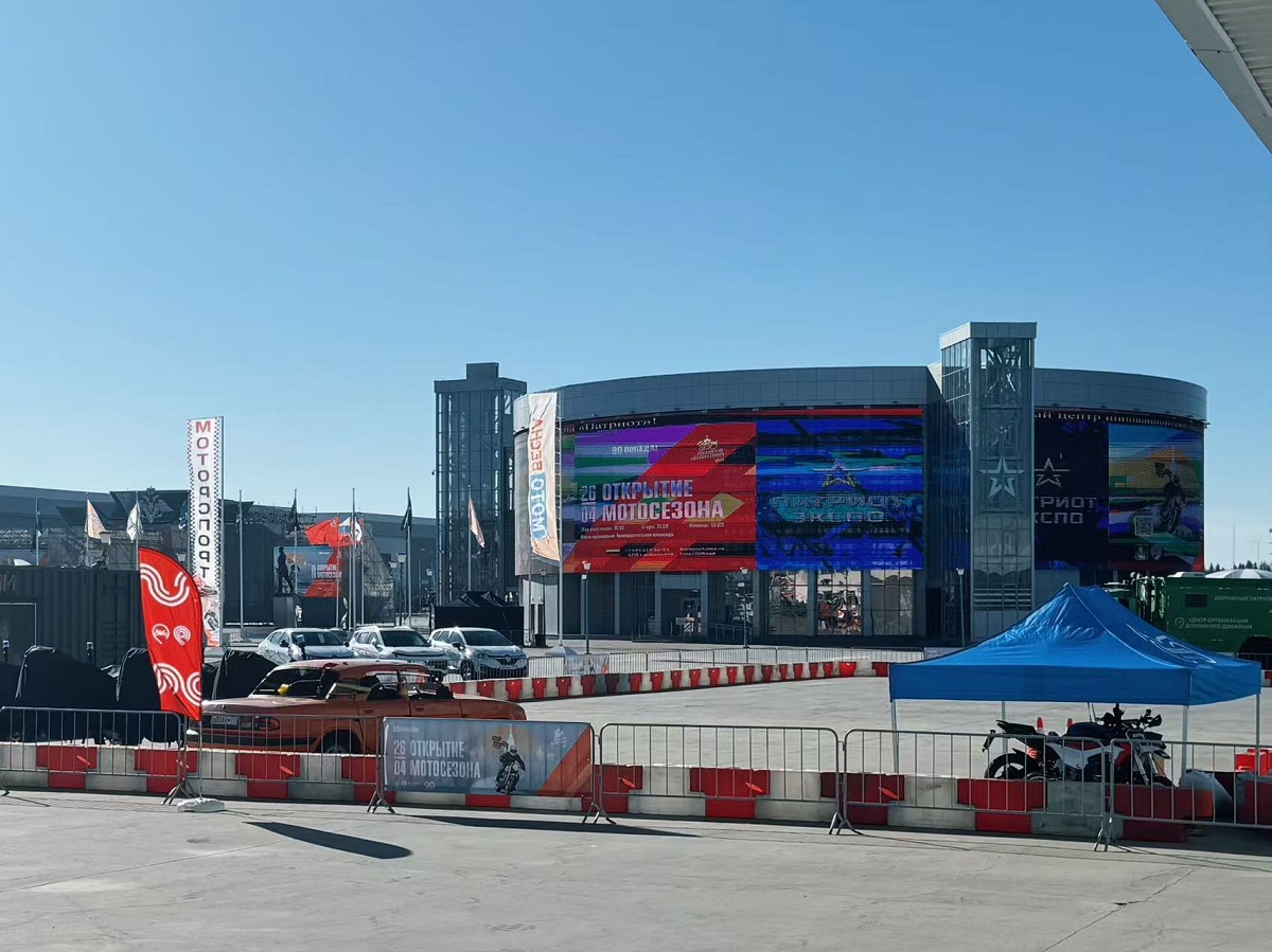 Hangyi membawa penyelesaian perjalanan yang mesra keluarga ke Velokult 2025 di Moscow